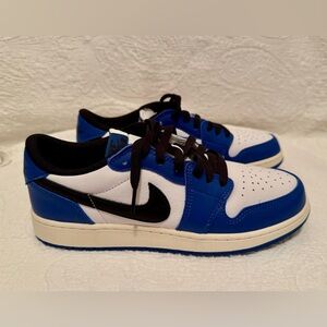 Nike Air Jordan 1 Retro Low Size 7 Youth Sneakers NIB